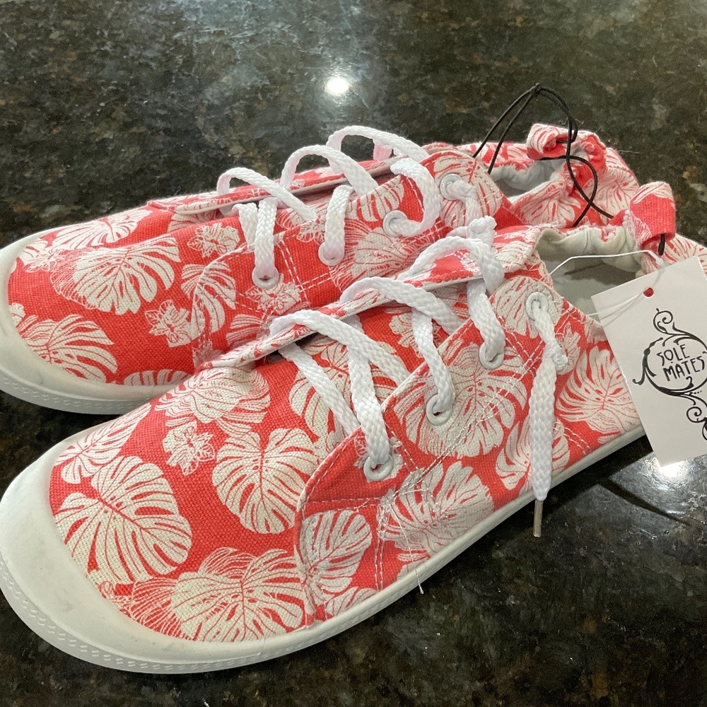 NWT Sole Mates Coral & White Slip-on Canvas Sneakers - size 9